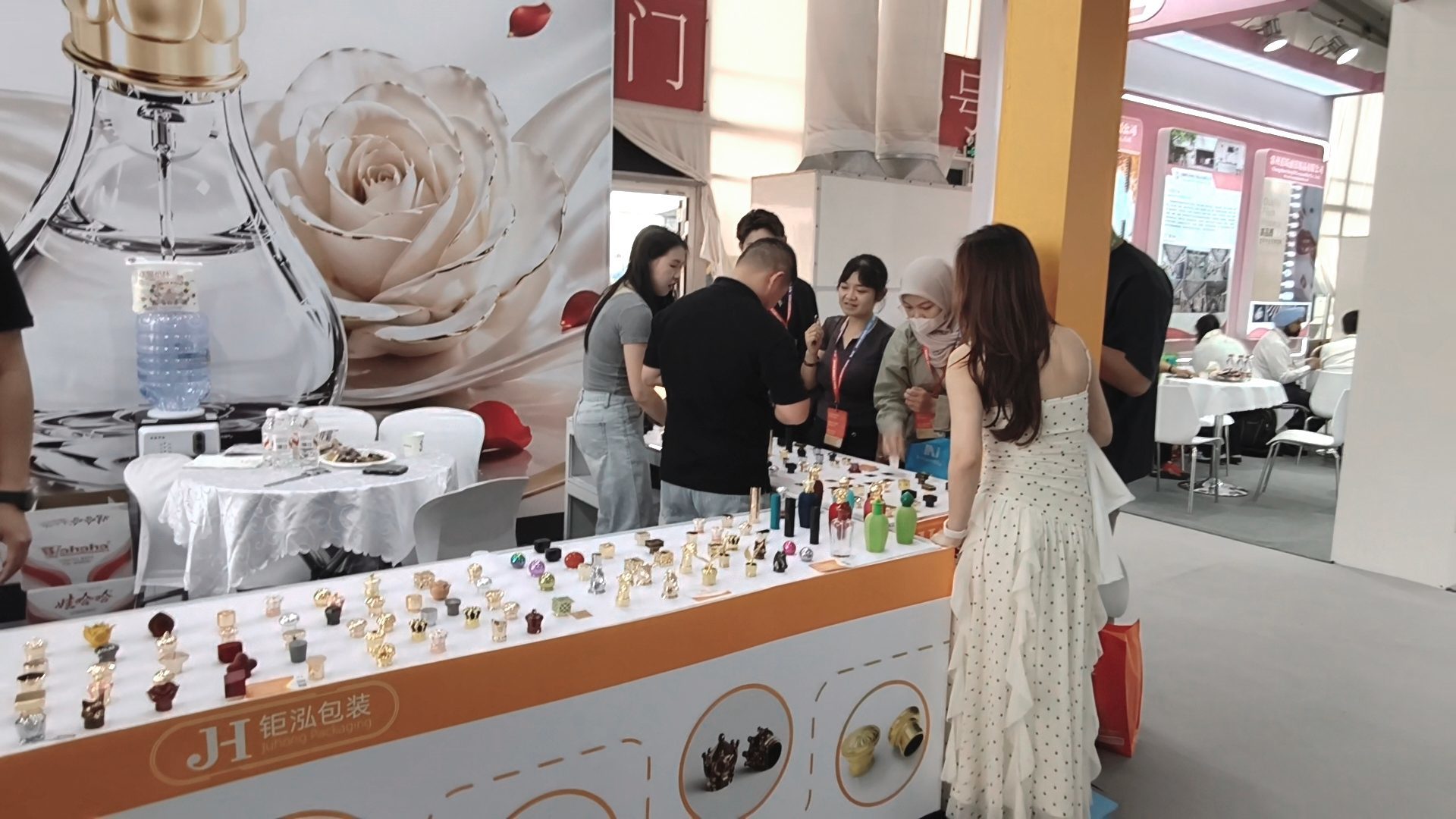 Latest company blogs about Juhong Packaging Achieves Great Success at CBE Shanghai 2026, Presenting Next-Generation Luxury Zamak Perfume Caps